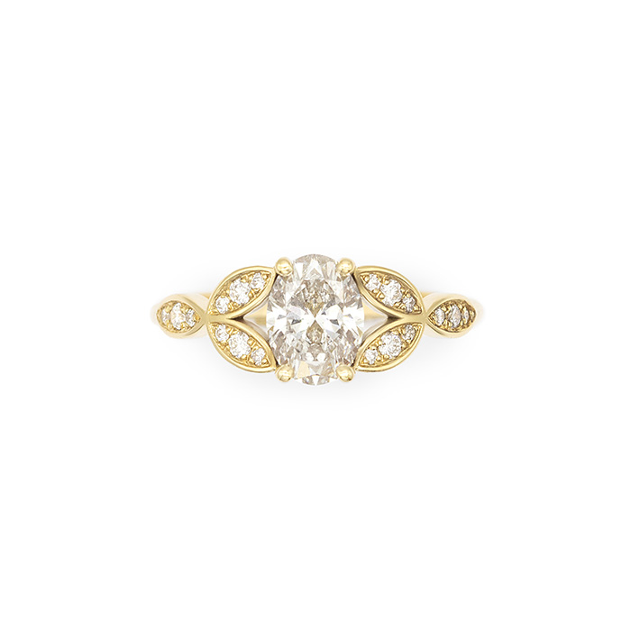 bague-de-fiancailles-epaulee-navettes-or-jaune-diamants-sur-mesure-026eb403