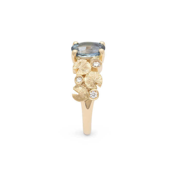 bague-de-fiancailles-nymphea-or-rose-saphir-bleu-tempete-diamants-f009730c