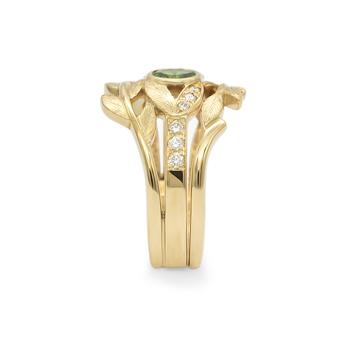 bague-fiancailles-feuillage-sur-mesure-or-jaune-grenat-tsavorite-diamants-63b90d7b