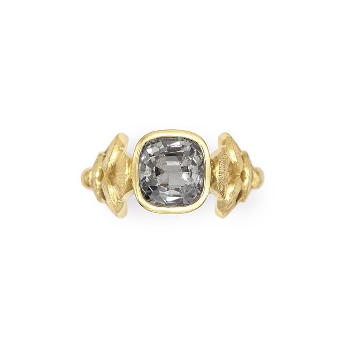 bague-bouquet-coquillage-or-jaune-spinelle-gris-personnalisee-a59822f4