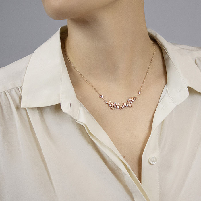 collier-nymphea-nenuphars-or-rouge-diamants-15ee8ab7