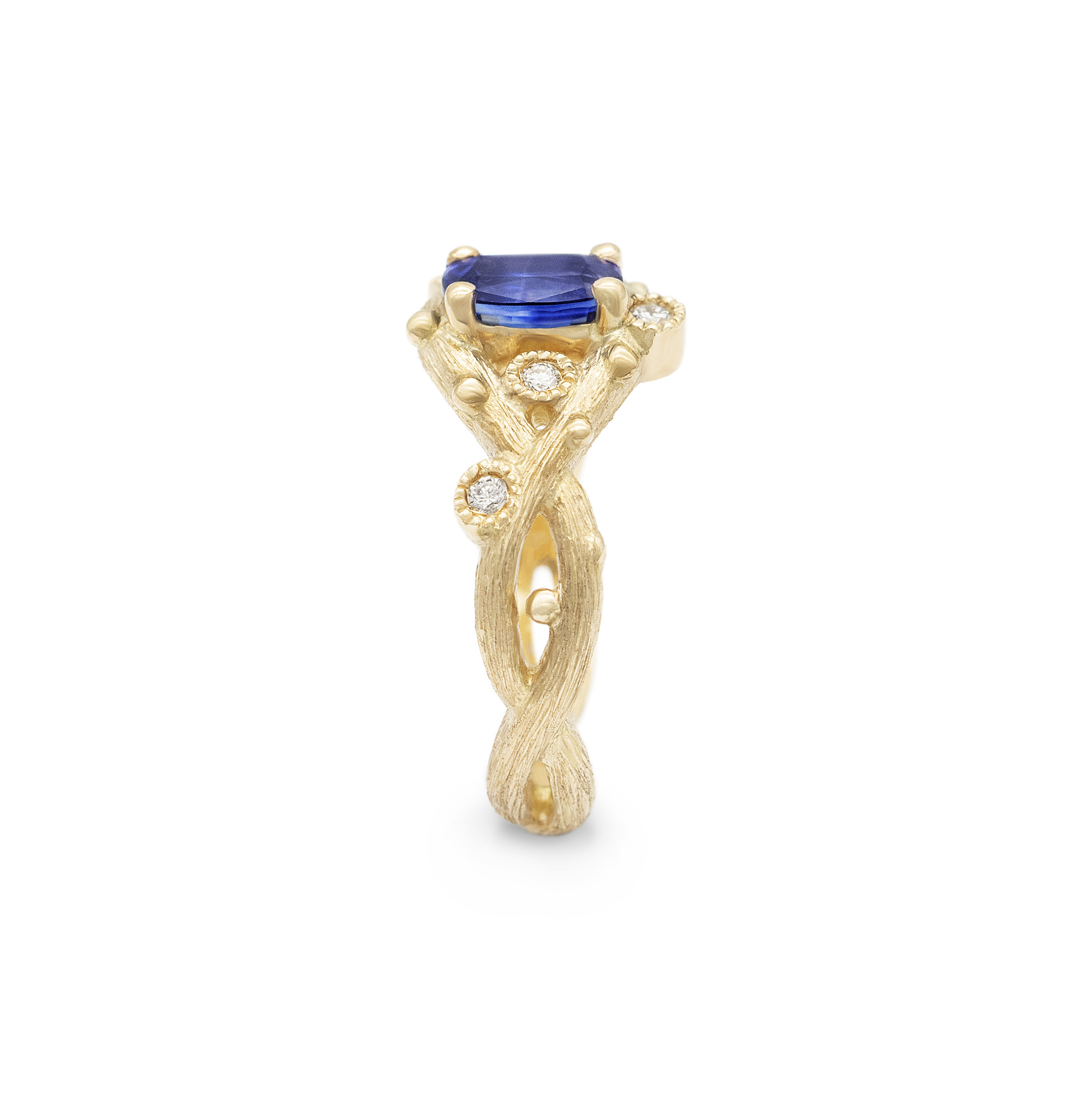 bague-gypsophile-personnalisee-or-jaune-saphir-bleu-diamants-33ca1638