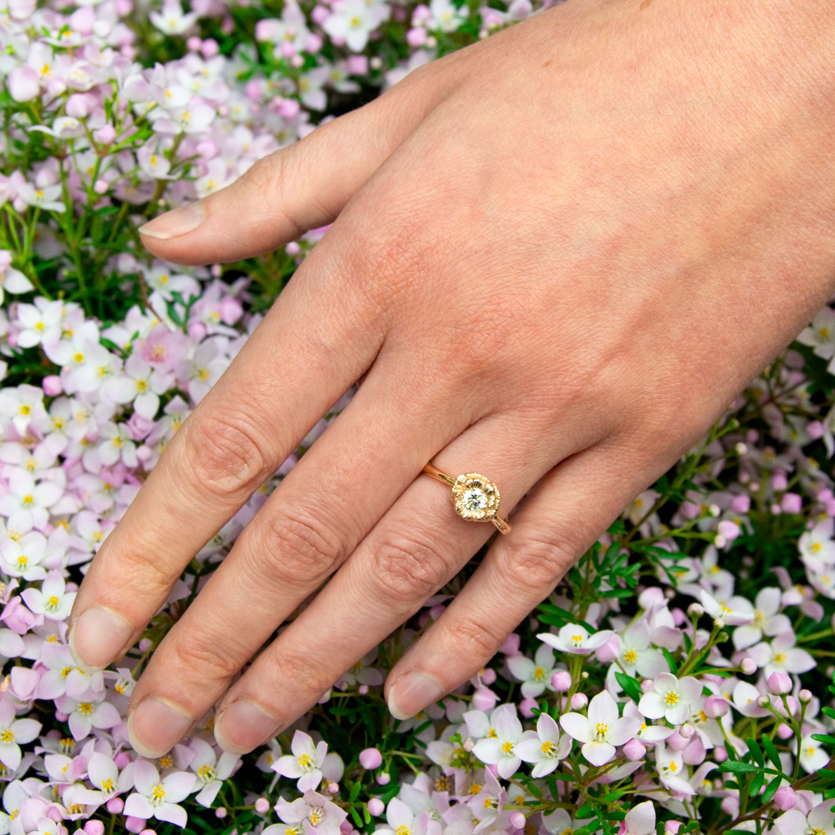 solitaire-diamant-fleur-coquelicot-or-jaune-b45e0d40