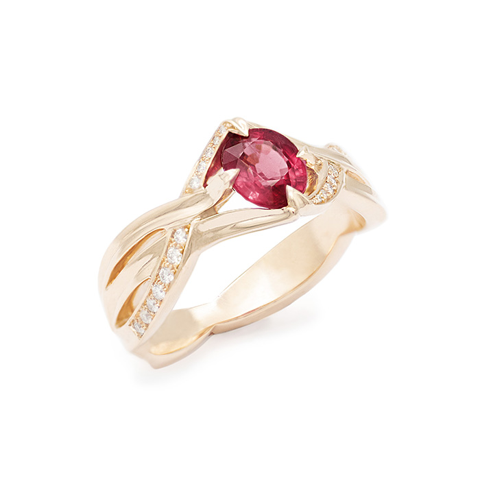 entrelacs-brins-herbe-personnalisee-or-rouge-rubis-diamants-480d0bcb