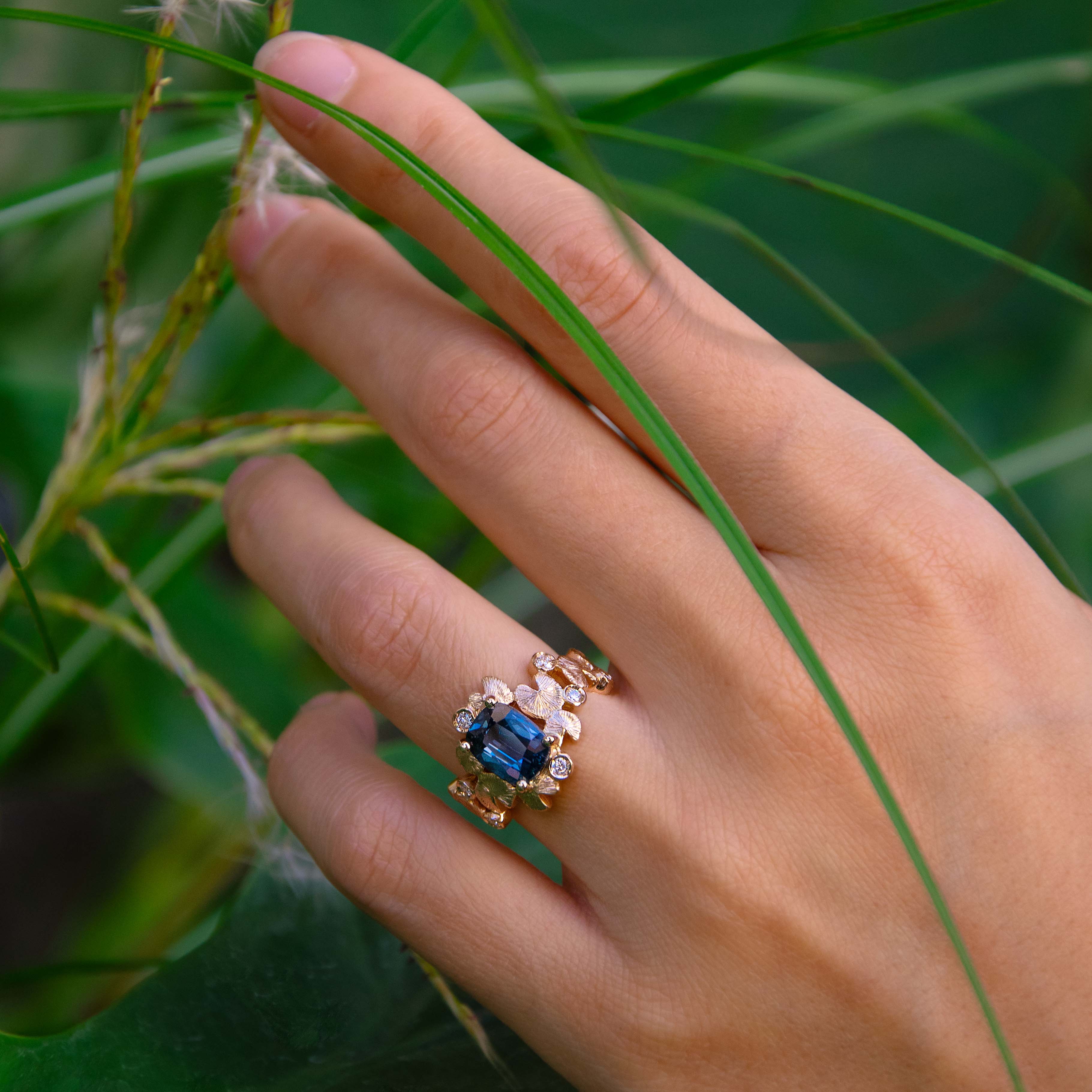bague-bouquet-de-nympheas-personnalisee-or-rose-saphir-teal-diamants-5ab1babd
