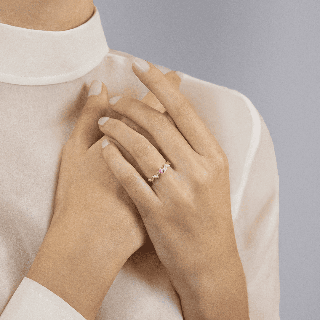 bague-solitaire-olivier-personnalisee-or-rose-saphir-diamants-110e9e7f