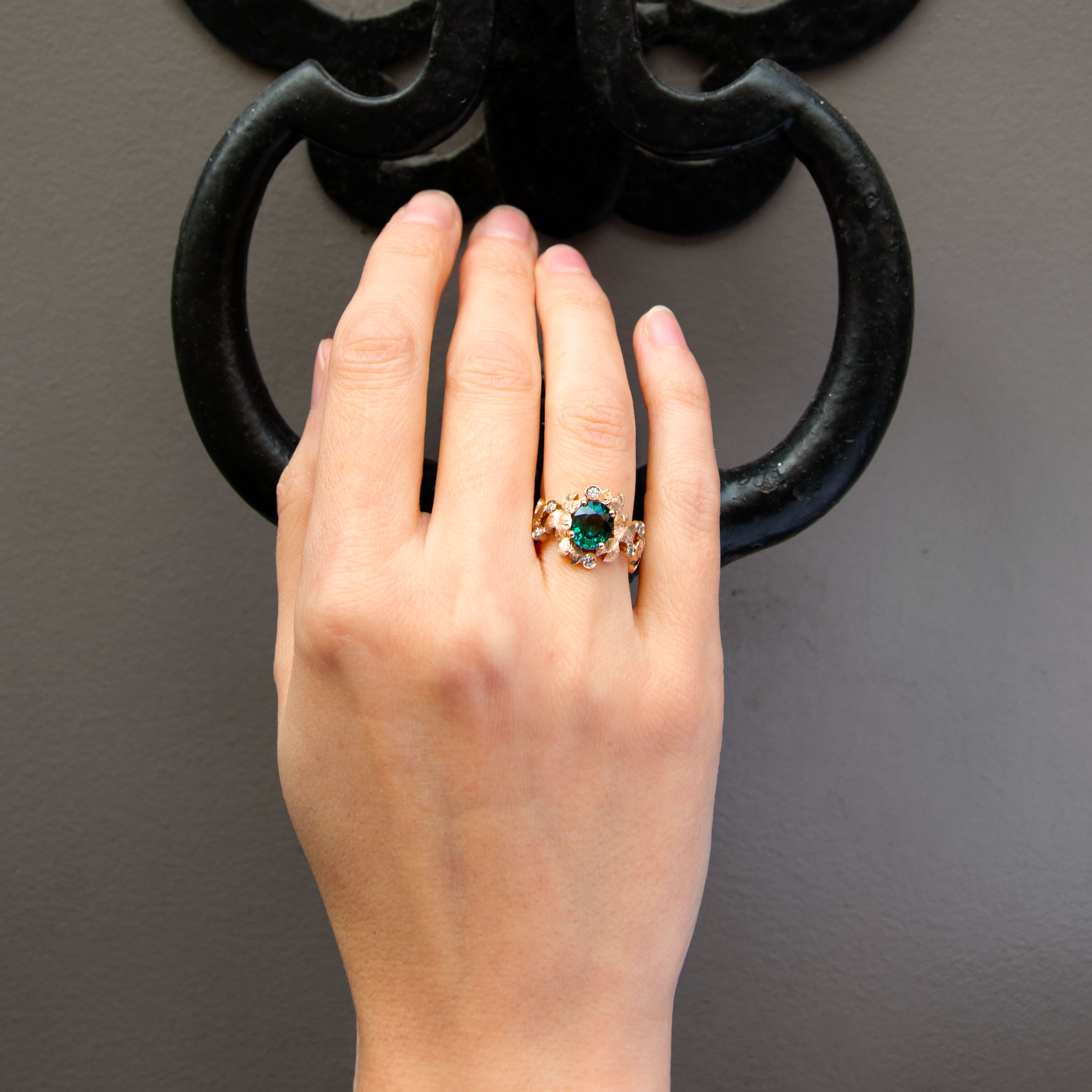 bague-bouquet-nympheas-personnalisee-or-rouge-tourmaline-diamants-0ac3d492